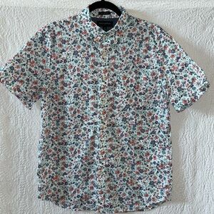 Banana Republic Short-Sleeve Floral Print Button Down Shirt